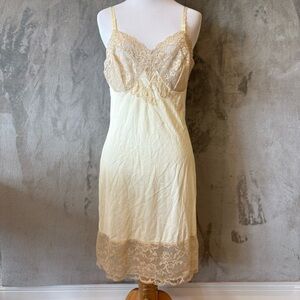 Vintage Vassarette Elegant Cream Lace Slip Dress Sz S 34